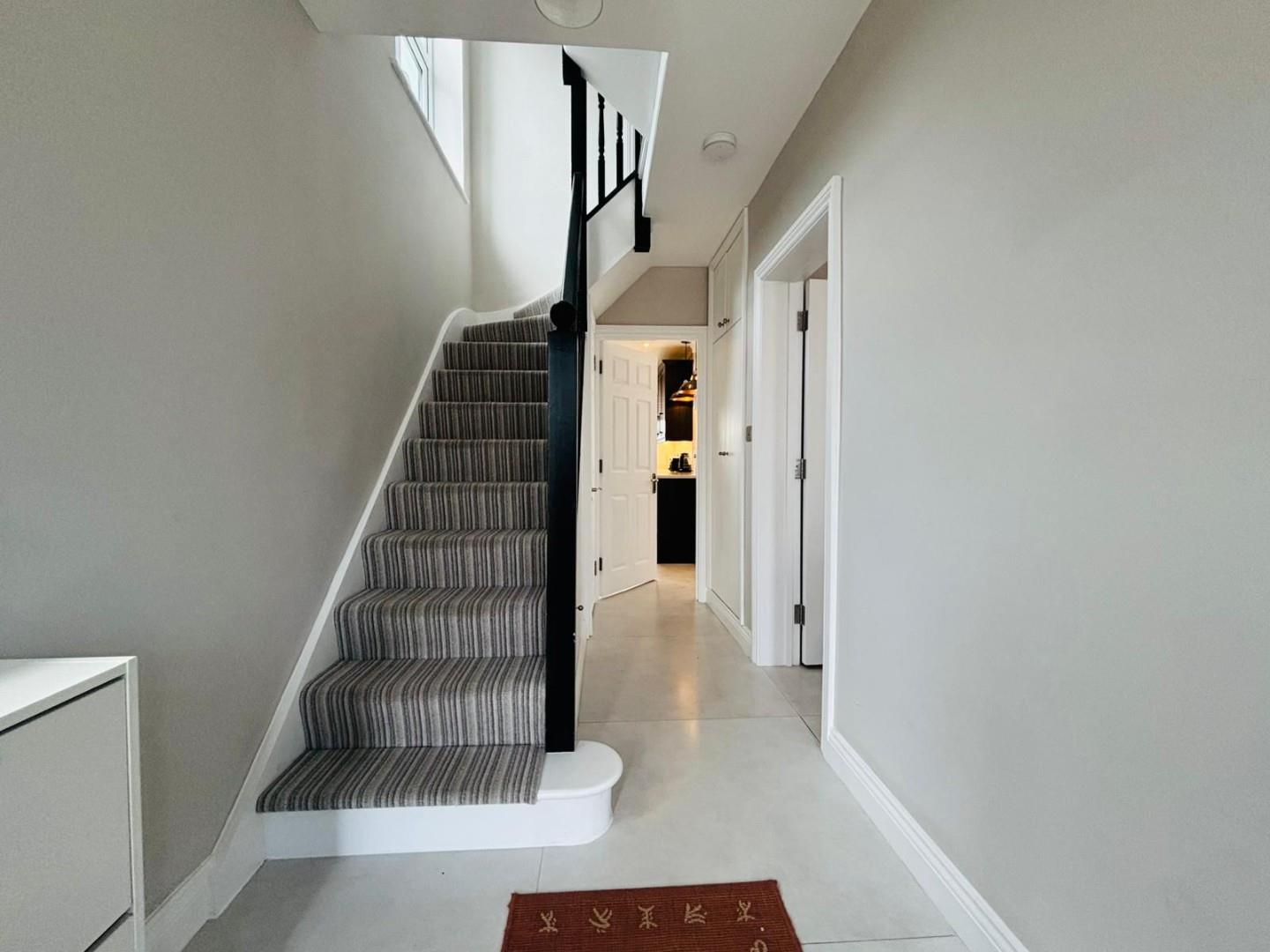 Stoneyfields Lane, Edgware, HA8, Edgware